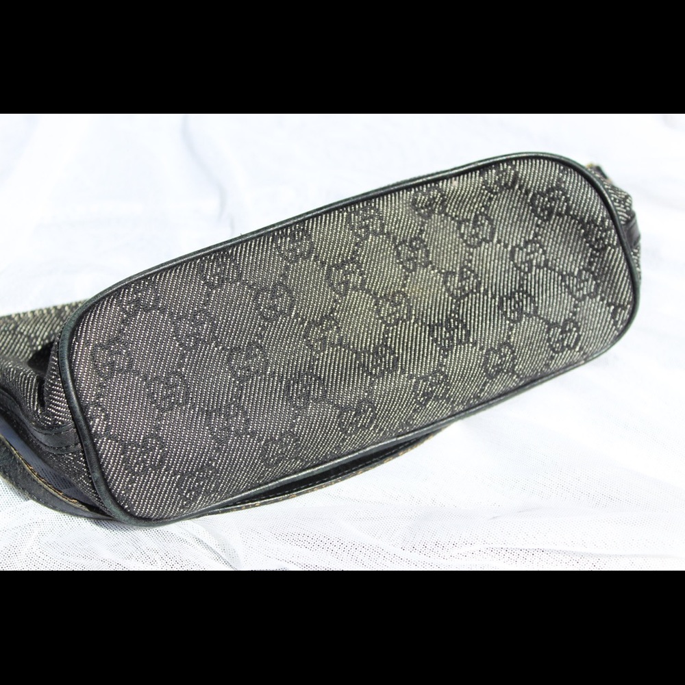 Authentic 90s Vintage Gucci Pochette Shoulder Bag - Picture 4 of 8